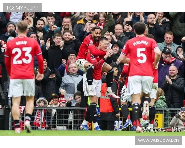 曼联深陷战术困局，当前阶段表现波动对赛季走势形成制约